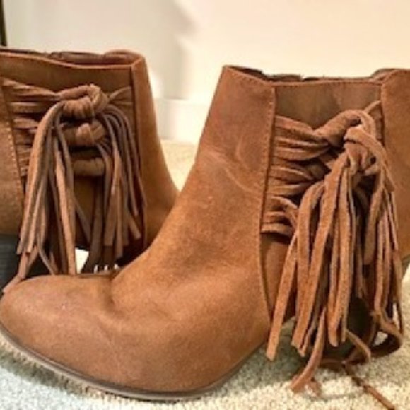 Fergie Shoes - Size 10 Fergie brown boots - never worn!